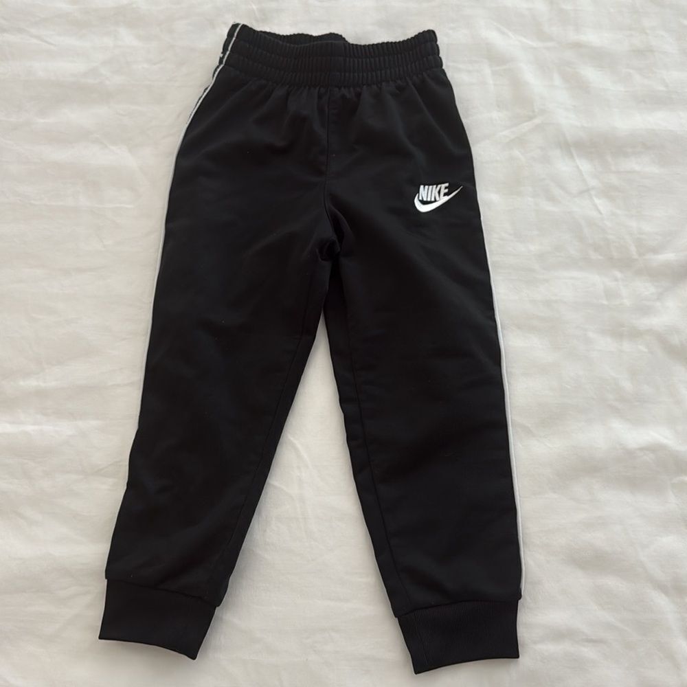 Nike tracksuit - Picture 7 of 10